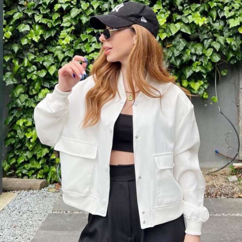 سترة نسائية منفوخة من HXAO ملا - مراجعة Varsity Jacket Letterman وسعره
